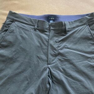 J. Crew Men’s Slate Gray Stretch tech short 9in